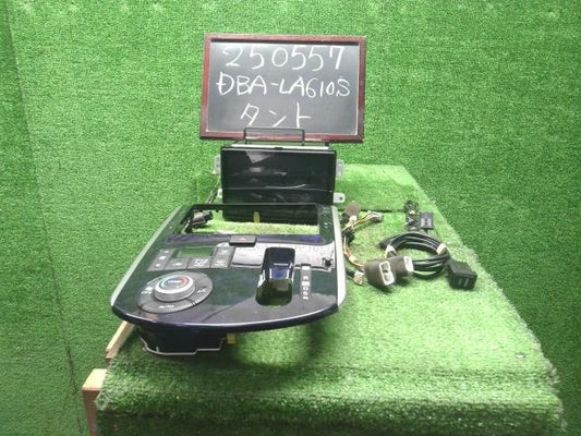 【中古】タント DBA-LA610S カーナビゲーション　パナソニック CN-LR840DDA ※CD読み込み不良 自社品番250557