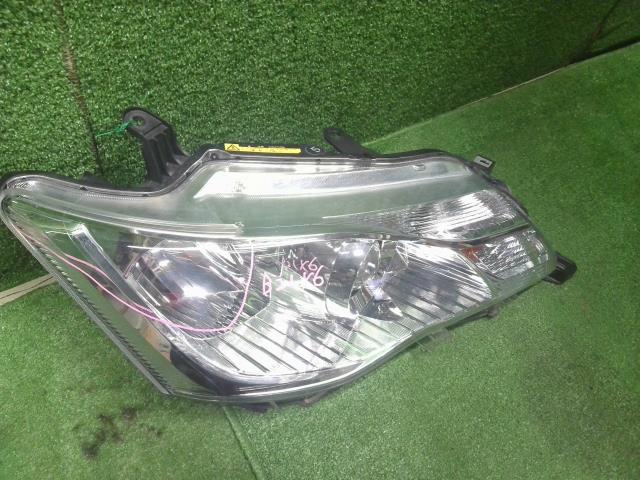 【中古】カローラフィールダー DBA-NZE164G 右ヘッドランプ　ライト　運転席側　81145-12J10 自社品番250561 1F7