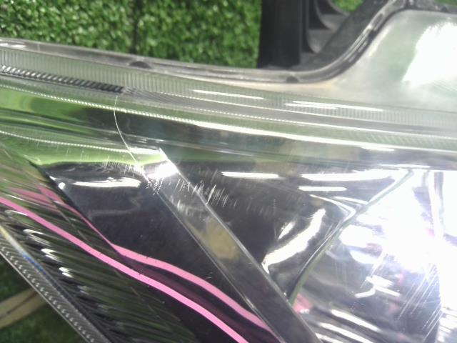 【中古】カローラフィールダー DBA-NZE164G 右ヘッドランプ　ライト　運転席側　81145-12J10 自社品番250561 1F7