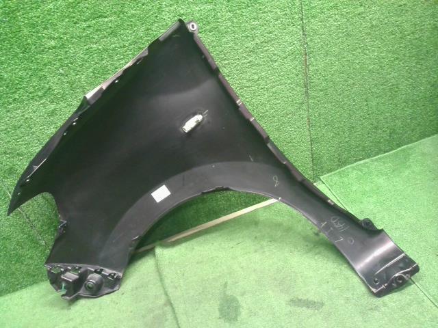 【中古】パッソ 5BA-M700A 右 フロントフェンダー 53811-B1260 自社品番250564 R59