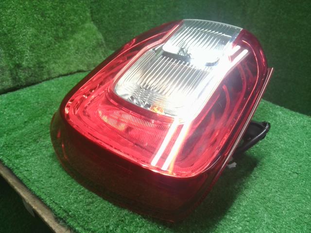 【中古】パッソ 5BA-M700A 左テールランプ 81560-B1160 自社品番250564 R59