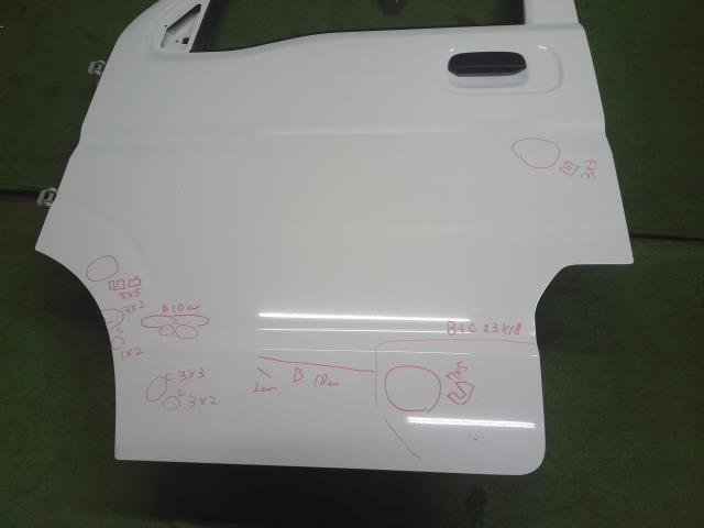 【中古】エブリィ HBD-DA17V 左　フロント　ドア　助手席  自社品番250565 26U