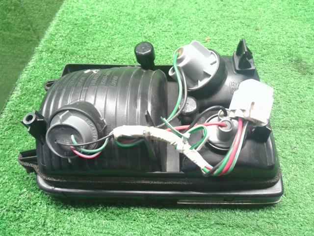 【中古】エブリィ HBD-DA17V 右テールランプ  ブレーキランプ　自社品番250565 26U