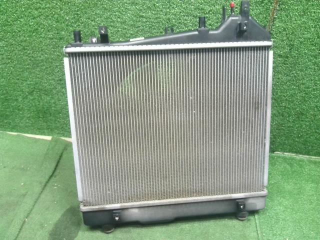 【中古】エブリィ HBD-DA17V ラジエータ　ファン　シュラウド　  自社品番250565 26U