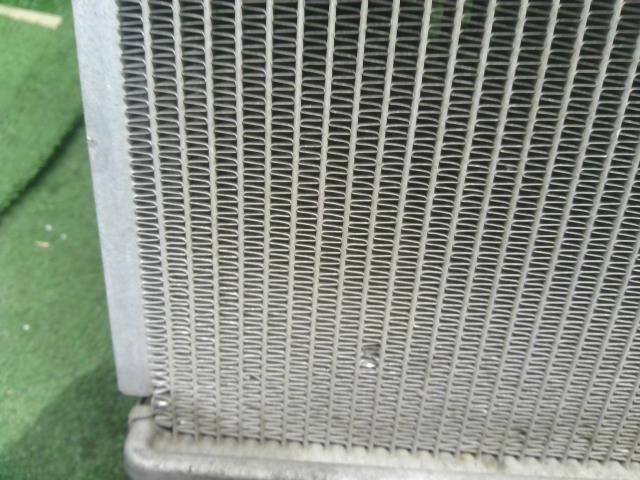 【中古】エブリィ HBD-DA17V ラジエータ　ファン　シュラウド　  自社品番250565 26U