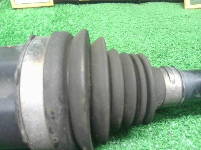 【中古】エブリィ HBD-DA17V 左　フロント　ドライブシャフト  自社品番250565 26U