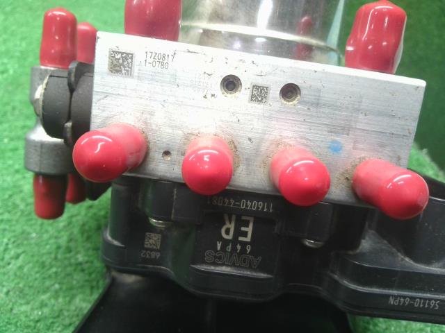 【中古】エブリィ HBD-DA17V ＡＢＳアクチュエーター  自社品番250565 26U