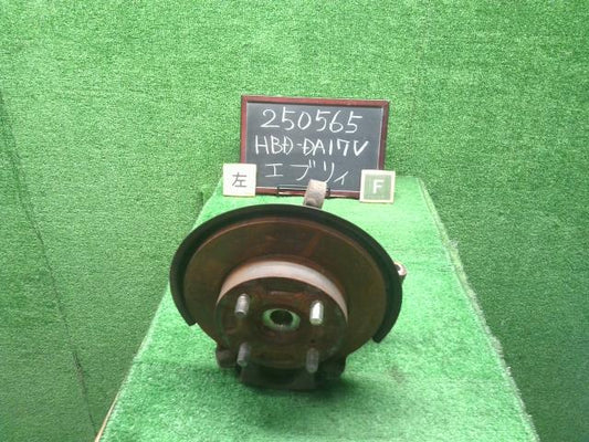 【中古】エブリィ HBD-DA17V 左　フロント　ナックル　ハブ  自社品番250565 26U