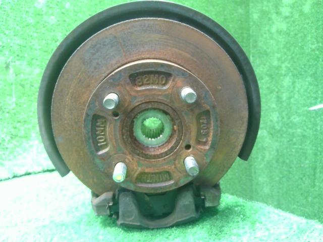 【中古】エブリィ HBD-DA17V 左　フロント　ナックル　ハブ  自社品番250565 26U