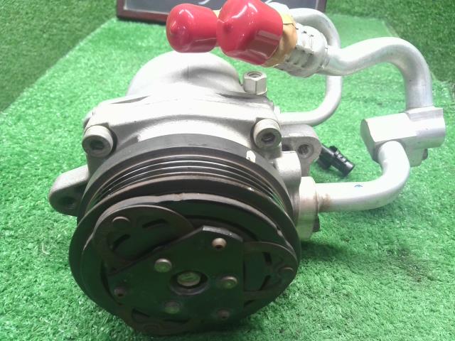 【中古】エブリィ HBD-DA17V　エアコンコンプレッサー　Ａ／Ｃコンプレッサー  自社品番250565 26U