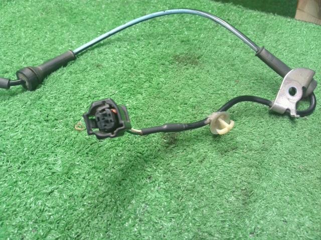 【中古】エブリィ HBD-DA17V　左フロント用　 ＡＢＳセンサー  自社品番250565 26U