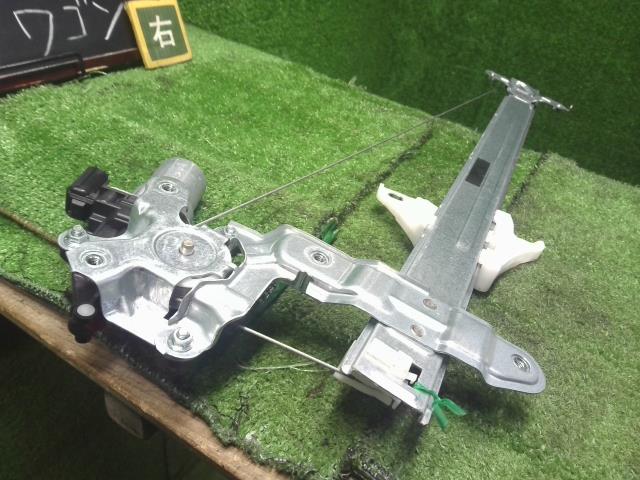 【中古】フレアワゴン DAA-MM42S 右　フロント　ドアレギュレーターモーター 1A27-58-560B 自社品番250566 2BT