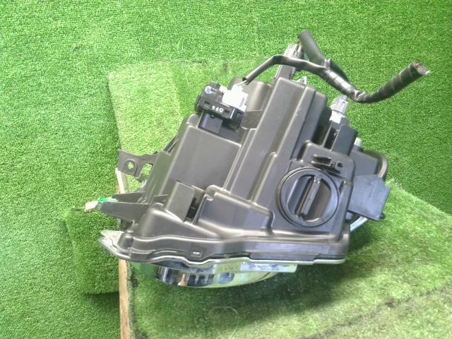 【中古】クロスビー DAA-MN71S 右ヘッドランプ ライト 35120-76R60 自社品番250568 DWY