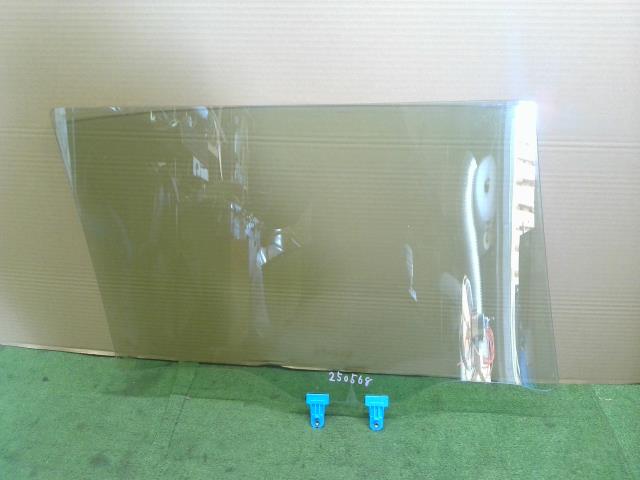 【中古】クロスビー DAA-MN71S 左フロントドアガラス 84502-76R10 自社品番250568 DWY