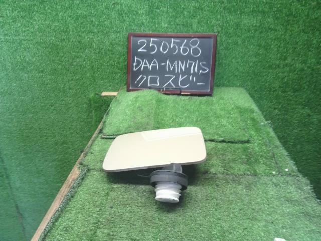 【中古】クロスビー DAA-MN71S フューエルリッド 給油口パネル 64570-76R00 自社品番250568 DWY