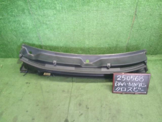 【中古】クロスビー DAA-MN71S カウルトップパネル 72330-76R00-5PK 自社品番250568 DWY