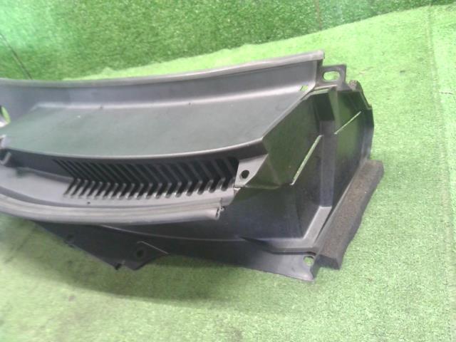 【中古】クロスビー DAA-MN71S カウルトップパネル 72330-76R00-5PK 自社品番250568 DWY