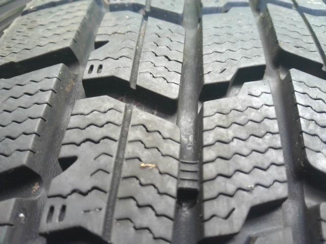 【中古】16インチ 冬 スタッドレスタイヤ 2本 175/60R16 グッドイヤー 24年製 自社品番250568