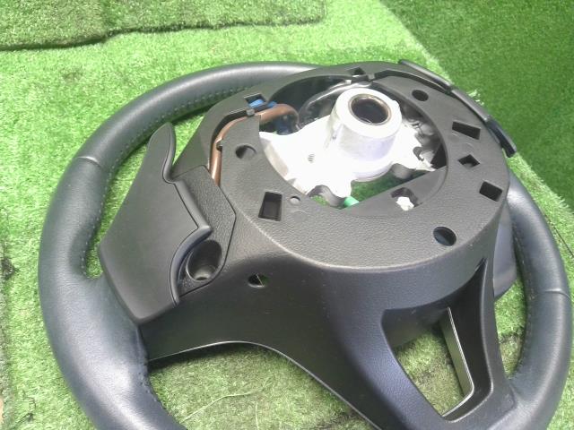 【中古】クロスビー DAA-MN71S ステアリングホイール ハンドル 48110-62RL1-GJL 自社品番250568 DWY