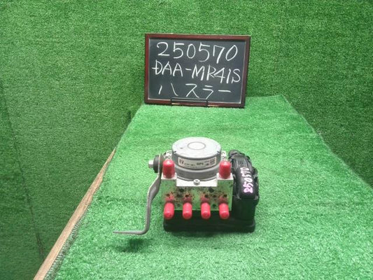 【中古】ハスラー DAA-MR41S ＡＢＳアクチュエーター 56130-65PM0 自社品番250570 B3W