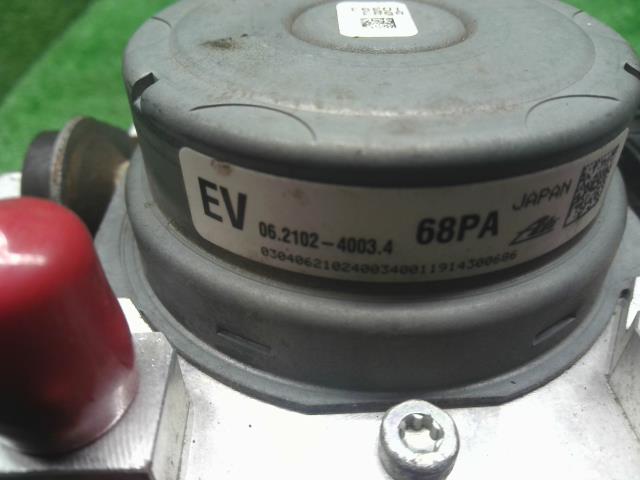 【中古】ハスラー DAA-MR41S ＡＢＳアクチュエーター 56130-65PM0 自社品番250570 B3W