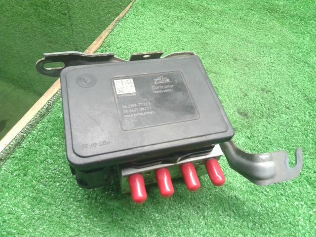 【中古】ハスラー DAA-MR41S ＡＢＳアクチュエーター 56130-65PM0 自社品番250570 B3W