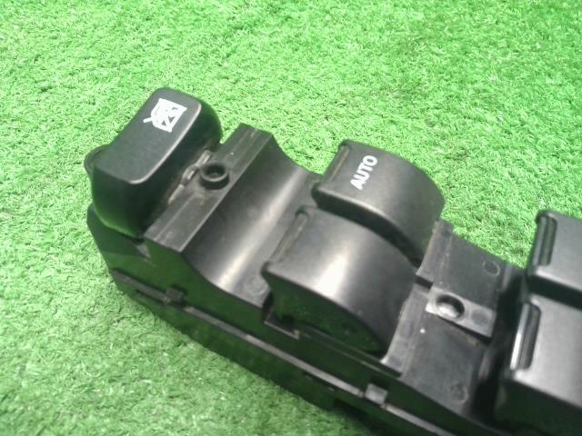 【中古】ハスラー DAA-MR41S パワーウインドウ PWスイッチ 37990-65P02 自社品番250570 B3W