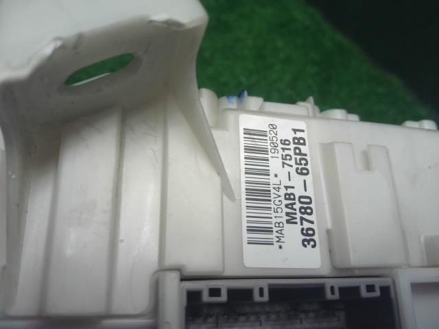 【中古】ハスラー DAA-MR41S ヒューズボックス 36780-65PB1 自社品番250570 B3W