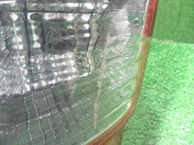 【中古】NV350キャラバン LDF-CW8E26 右テールランプ 26550-3XA0B 自社品番250571 QM1