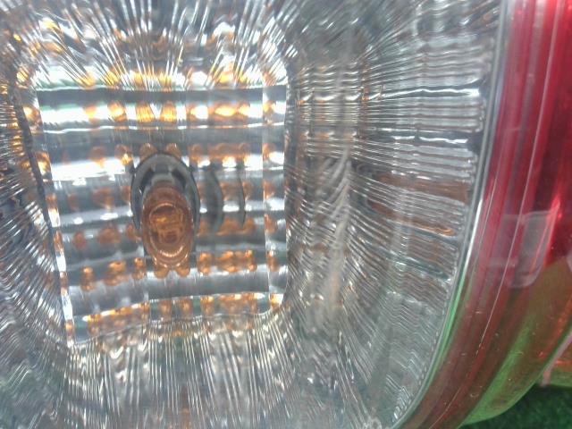 【中古】NV350キャラバン LDF-CW8E26 右テールランプ 26550-3XA0B 自社品番250571 QM1