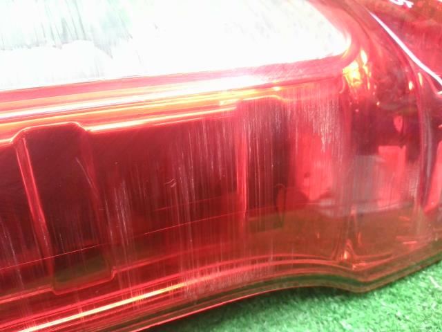 【中古】NV350キャラバン LDF-CW8E26 右テールランプ 26550-3XA0B 自社品番250571 QM1