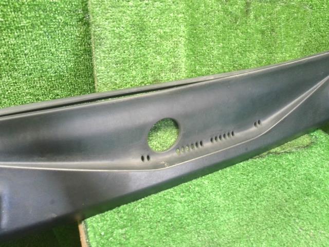 【中古】NV350キャラバン LDF-CW8E26 カウルトップパネル 66862-3XA1A 自社品番250571 QM1