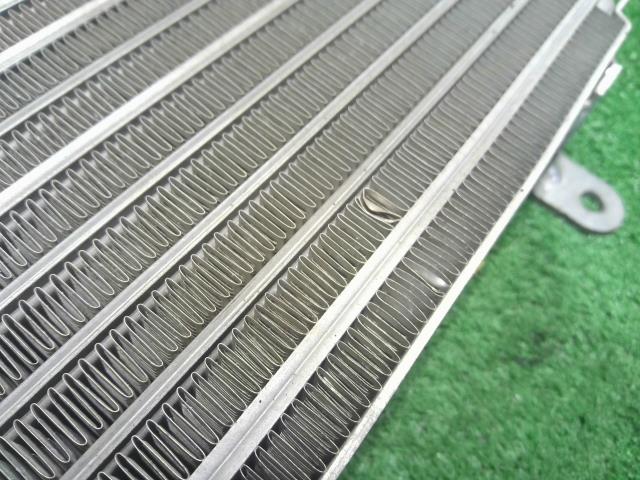 【中古】NV350キャラバン LDF-CW8E26 オイルクーラー  自社品番250571 QM1