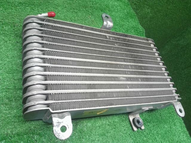 【中古】NV350キャラバン LDF-CW8E26 オイルクーラー  自社品番250571 QM1
