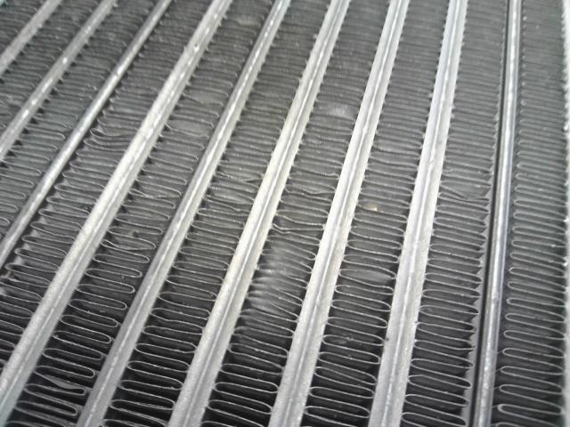 【中古】NV350キャラバン LDF-CW8E26 オイルクーラー  自社品番250571 QM1