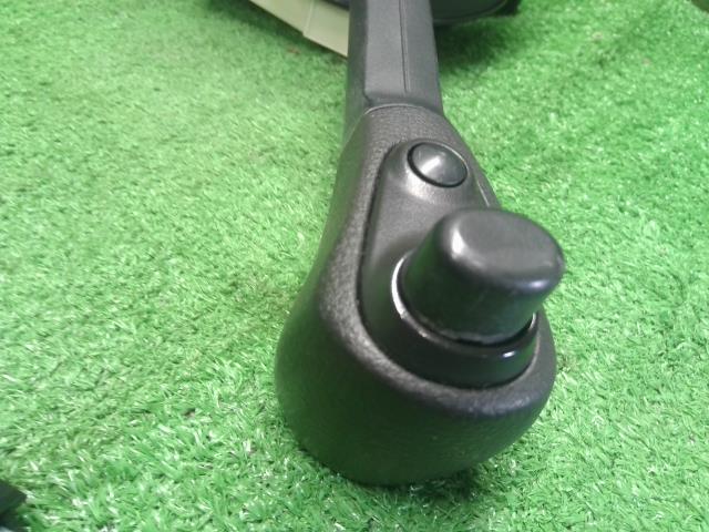 【中古】NV350キャラバン LDF-CW8E26 シフトレバー 34901-3XV3A 自社品番250571 QM1