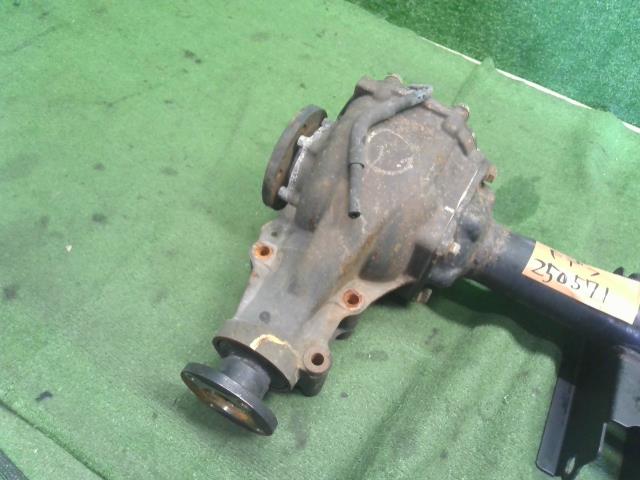 【中古】NV350キャラバン LDF-CW8E26 フロントリジットデフ 38500-3XA4A 自社品番250571 QM1