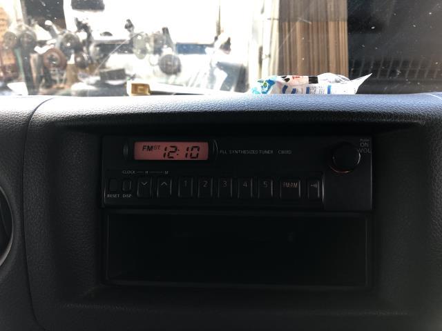 【中古】NV350キャラバン LDF-CW8E26 ラジオ 28013-VZ00A 自社品番250571 QM1