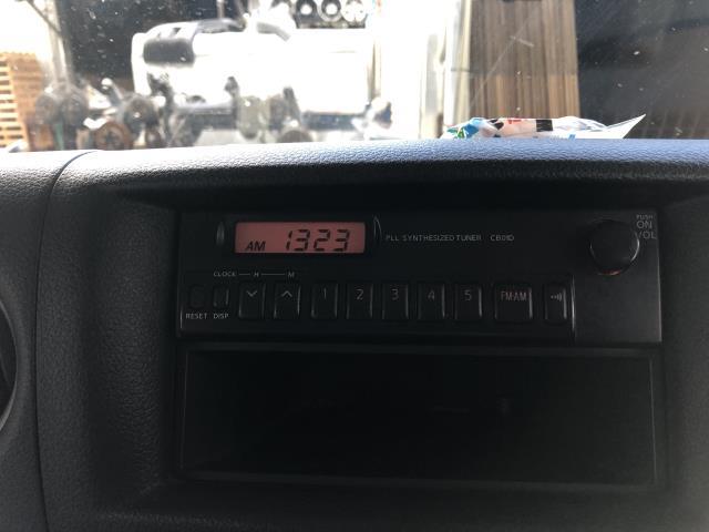 【中古】NV350キャラバン LDF-CW8E26 ラジオ 28013-VZ00A 自社品番250571 QM1