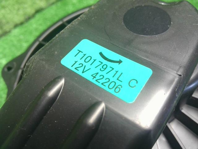 【中古】NV350キャラバン LDF-CW8E26 ヒーターブロアモーター 27220-3XA1A 自社品番250571 QM1