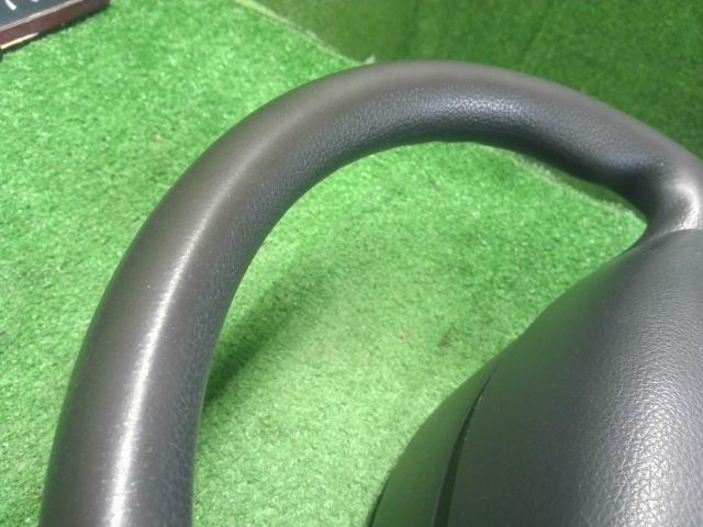 【中古】NV350キャラバン LDF-CW8E26 ステアリングホイール ハンドル　インフレーター欠品 48430-3XA0A 自社品番250571 QM1