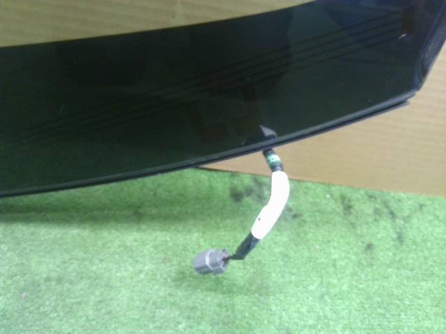 【中古】フィット DAA-GP6 フロントウインドガラス 73111-TAR-J41 自社品番250574 NH731P