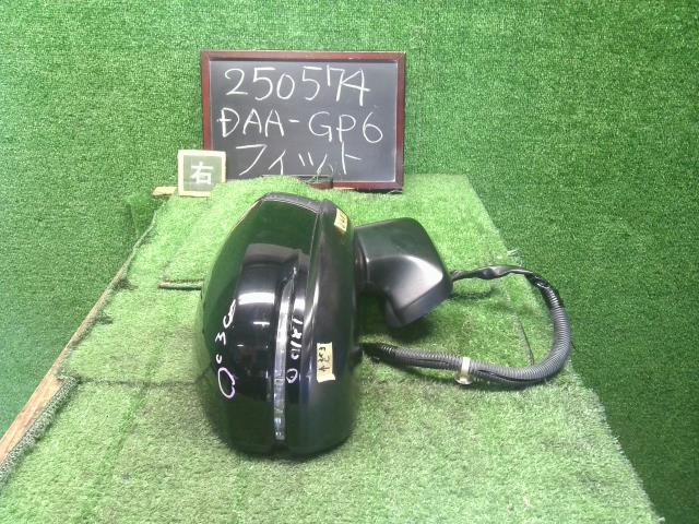 【中古】フィット DAA-GP6 右ドアミラー サイドミラー 76208-T5A-J51 自社品番250574 NH731P