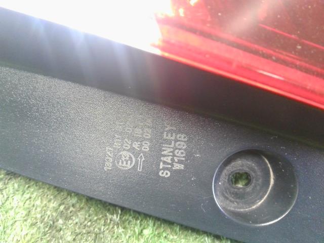 【中古】フィット DAA-GP6 右テールランプ 33500-T5A-J31 自社品番250574 NH731P