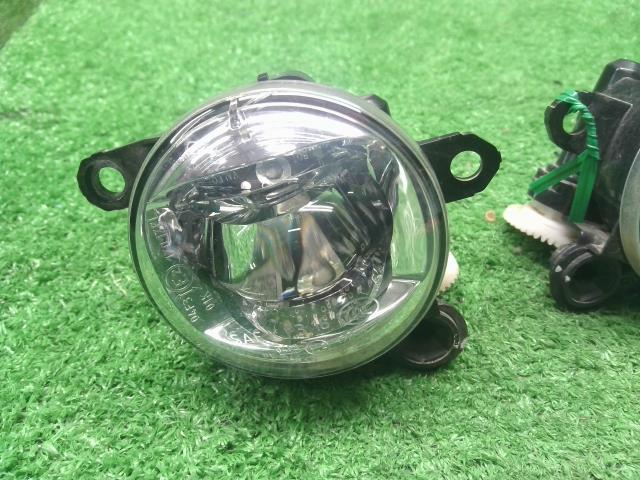 【中古】ハイゼット EBD-S331V 左フォグランプ  自社品番250576 S28