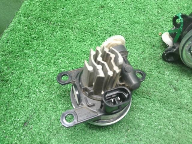 【中古】ハイゼット EBD-S331V 左フォグランプ  自社品番250576 S28