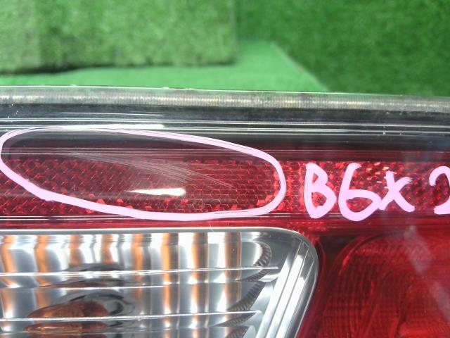 【中古】ハイゼット EBD-S331V 右テールランプ  自社品番250576 S28