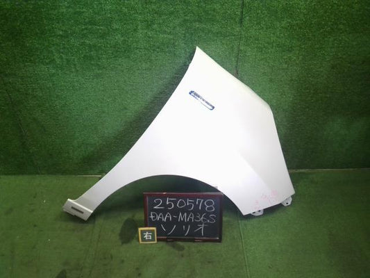 【中古】ソリオ DAA-MA36S 右 フロント フェンダー  自社品番250578 ZVR