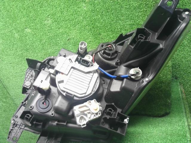 【中古】ソリオ DAA-MA36S 右ヘッドランプＡＳＳＹ  自社品番250578 ZVR