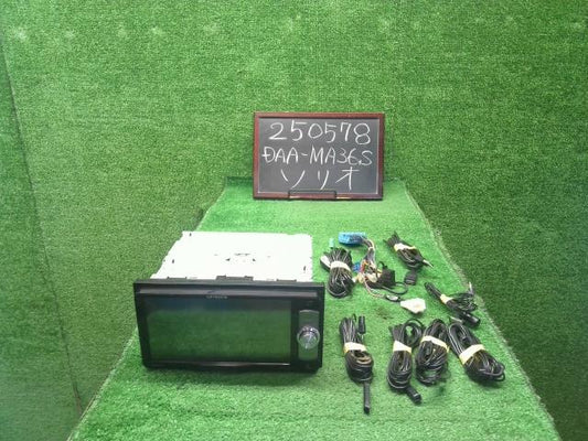 【中古】ソリオ DAA-MA36S カーナビゲーション AVIC-RW901ZS 自社品番250578 ZVR